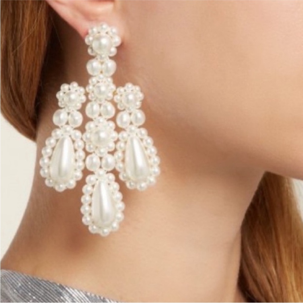 Sold Simone Rocha White Pearls Flower
Drop Earrings - Picture 4 of 4